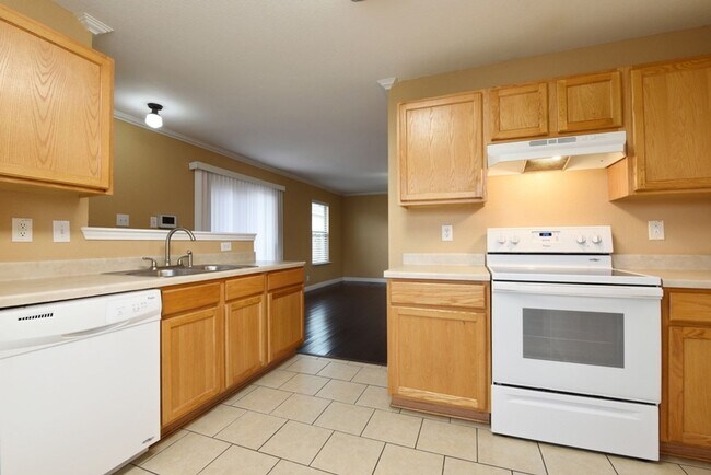 Building Photo - 9647 Kennebec Way