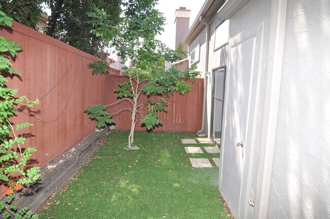 Building Photo - Lovely 3-3-1 condo in Dallas, Plano ISD!