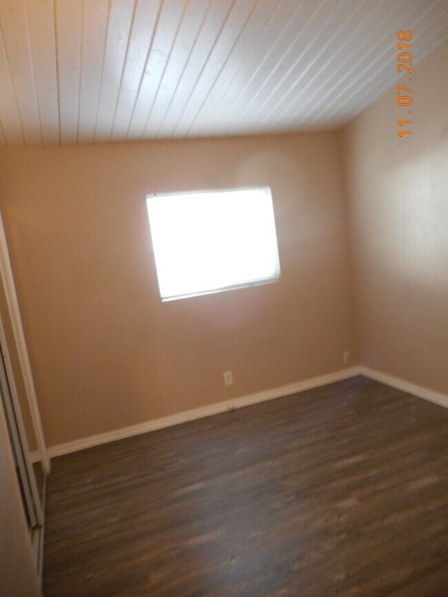 Building Photo - P54500