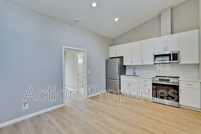 Building Photo - 368 Camille Ct