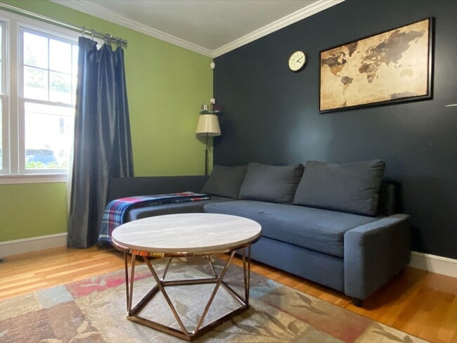 Building Photo - Modern 2Br-1.5Ba Townhouse in East Weymouth