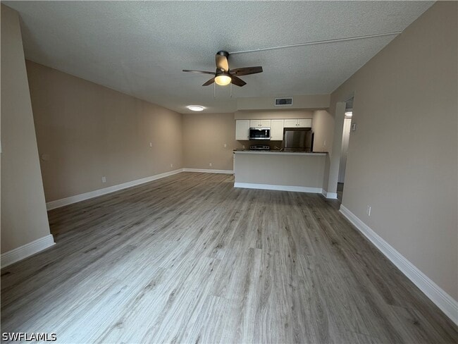 Building Photo - 5315 Summerlin Rd