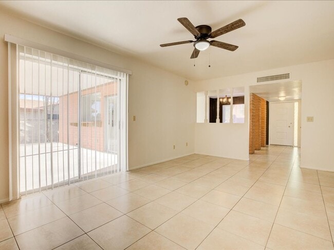 Building Photo - EASTSIDE LOCATION!!!