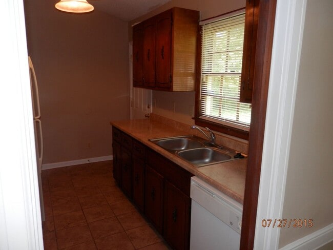 Building Photo - 2926 Susan Dr