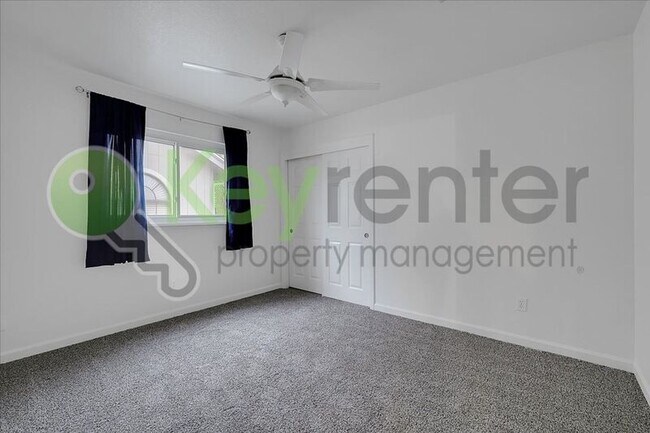 Building Photo - 1330 Kingswood Dr