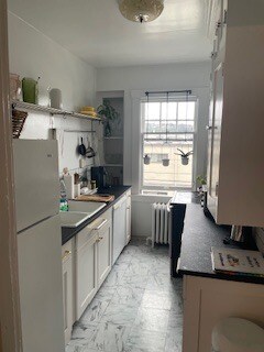 Building Photo - 264 E Boston St