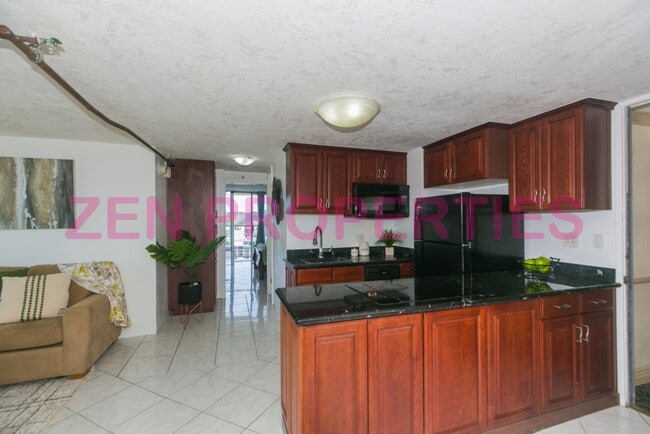Building Photo - furnished 1 bedroom, 1 bath unit at Island Colony for rent.