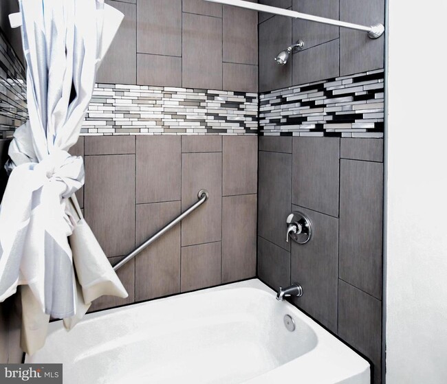 Building Photo - 2115 N Anvil Ln