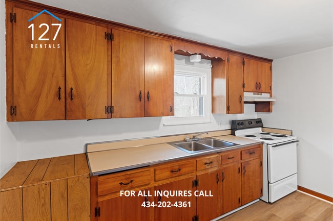 Building Photo - Comfortable & Convenient 1-Bedroom Apartment in Prime Lynchburg Location!