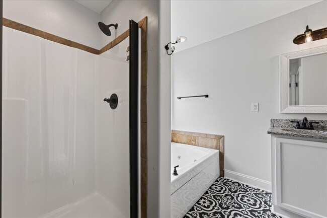 Building Photo - 3710 Windhaven Ct