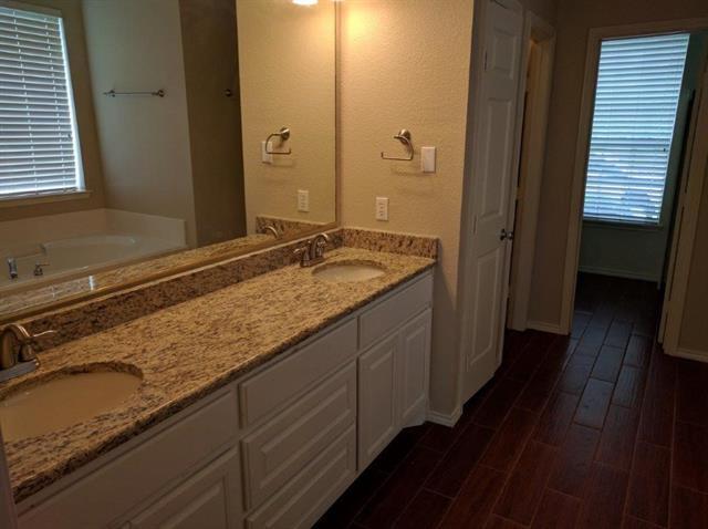 Building Photo - 3544 Brewster Dr