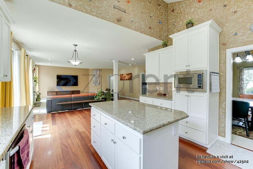 Building Photo - 21622 Quiet Water Loop E