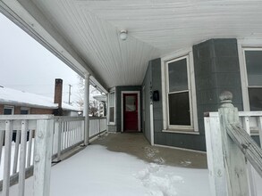 Building Photo - 1904