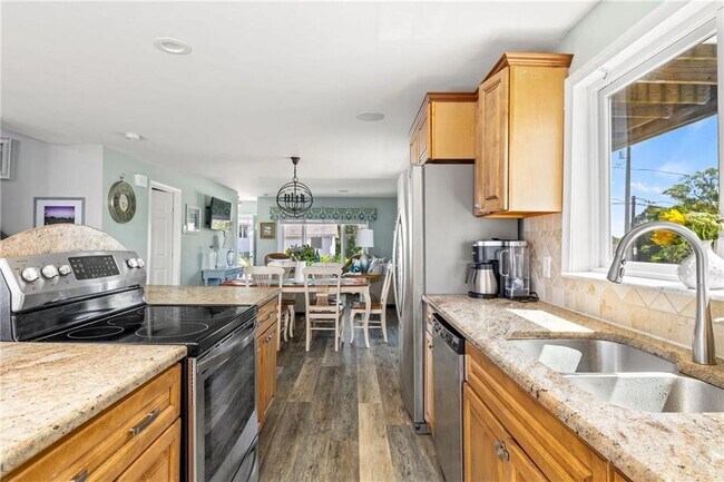 Building Photo - 26 Walcott Ave