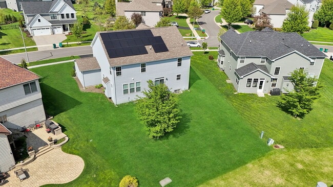 Building Photo - 26305 W Milestone Dr