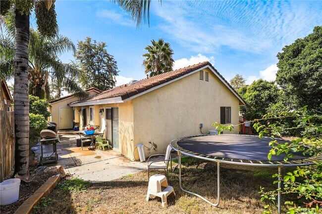 Building Photo - 29664 Woodlands Ave