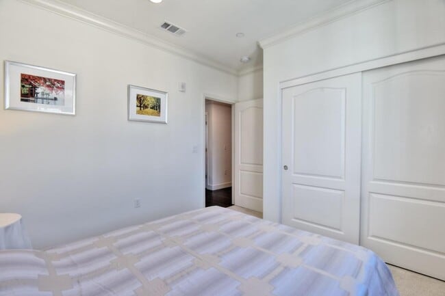 Building Photo - 3089 Valley of Hearts Delight Pl