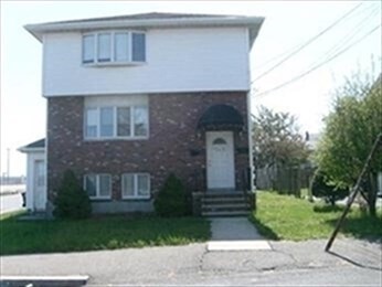 Primary Photo - 145 Stevens St
