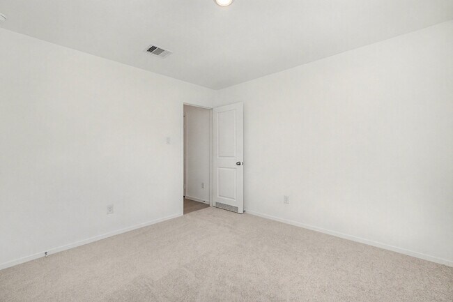 Building Photo - 6315 Linden Leaf Dr