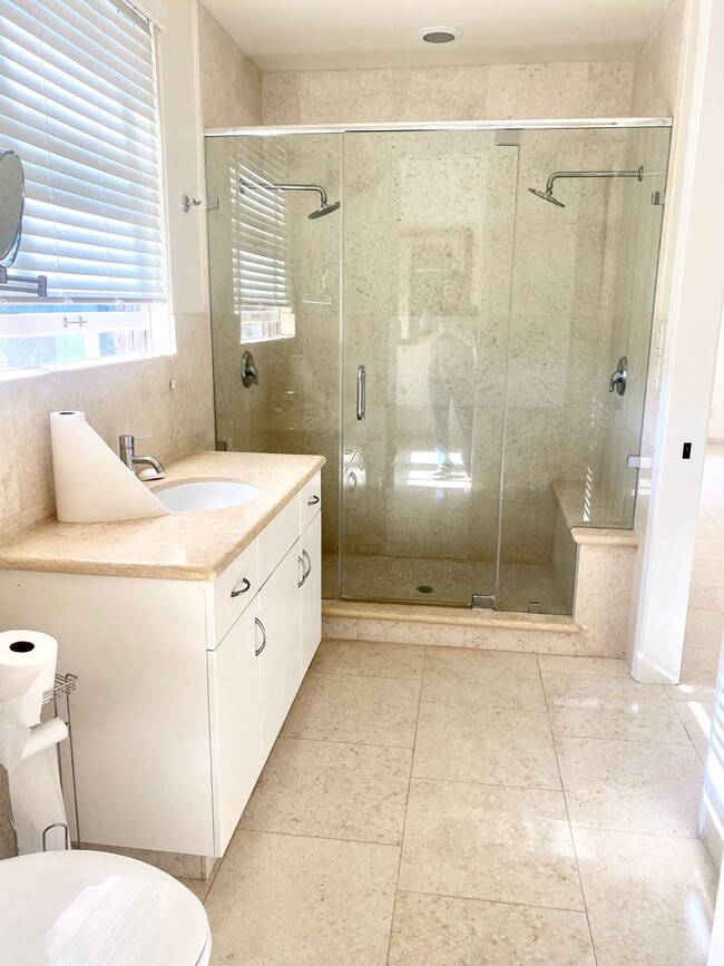 Building Photo - Beautiful 1 BD / 1 BA Granny Unit in Count...