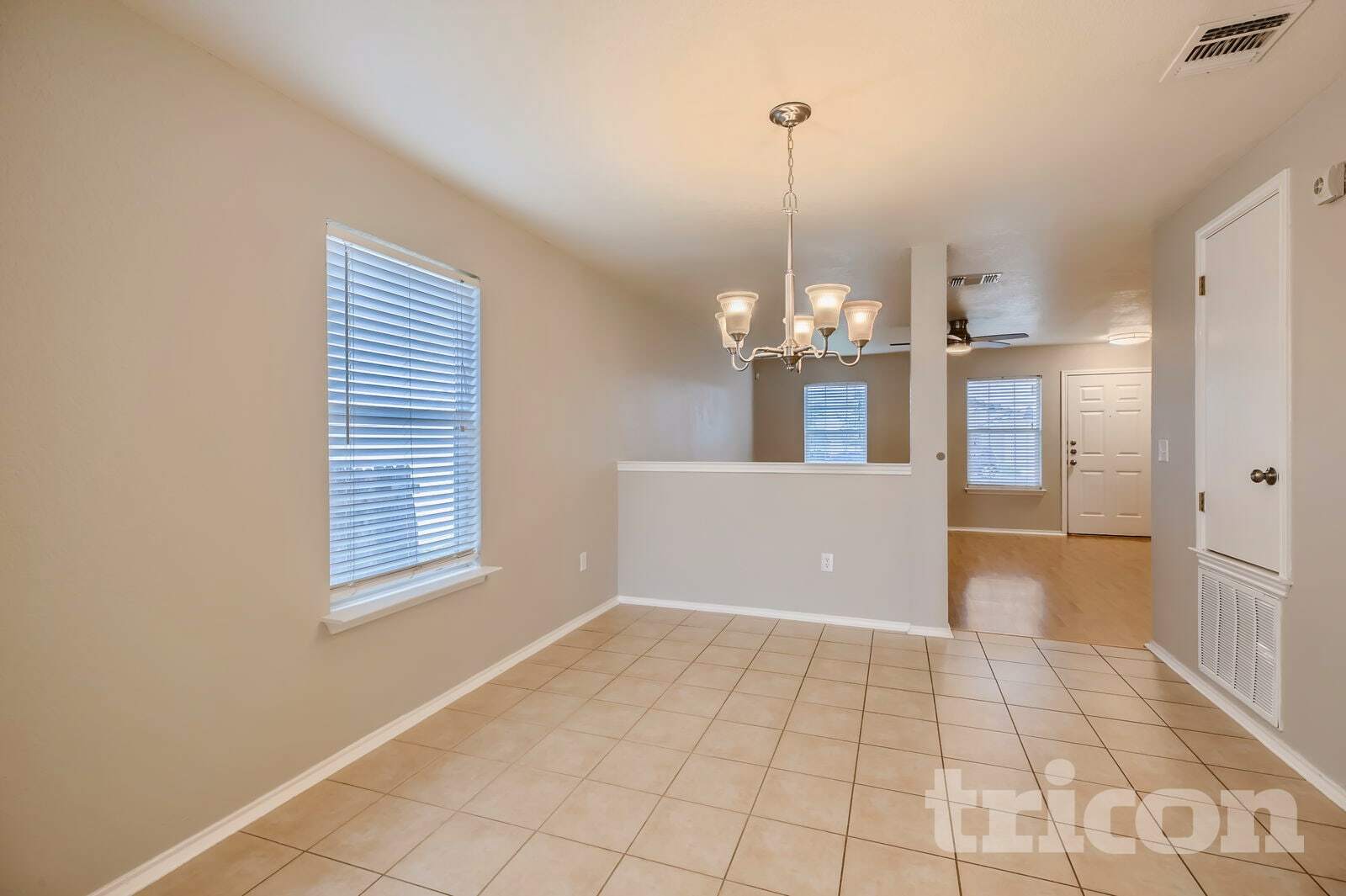 Building Photo - 9227 Dublin Heights