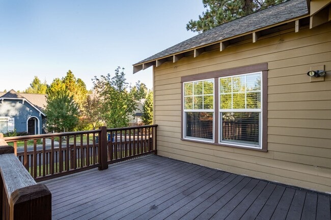 Building Photo - 19415 S W Laurelhurst Way