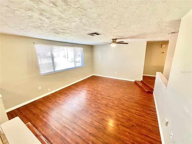 Building Photo - 5702 Moog Rd