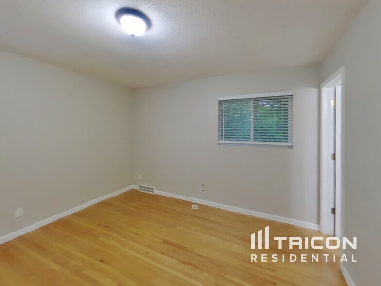 Building Photo - 6421 Limerick Dr