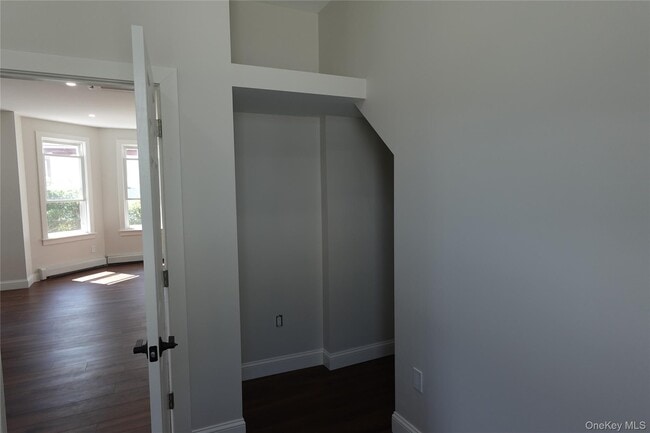 Building Photo - 47 Rich Ave