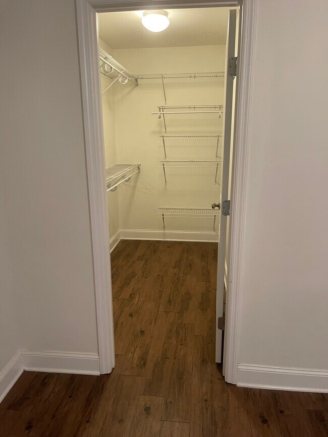 Building Photo - 1511 Joy St SE