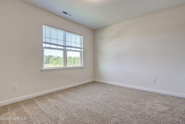 Building Photo - 109 Easton Dr
