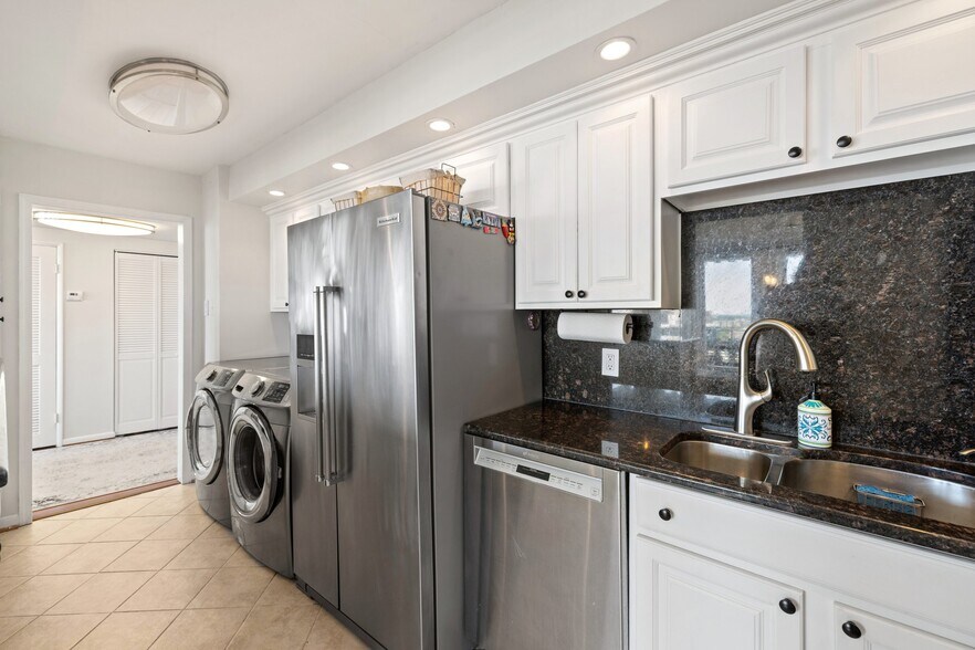 Building Photo - 6301 Stevenson Ave