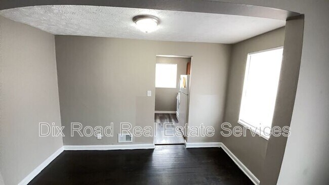 Building Photo - 1519 S Smithville Rd