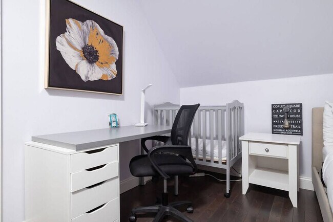 Building Photo - 7 Summit Ave