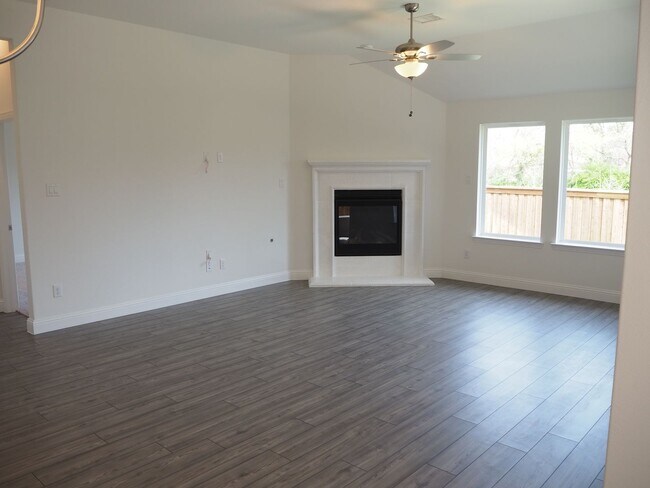 Building Photo - 2201 Yellowhammer Rd