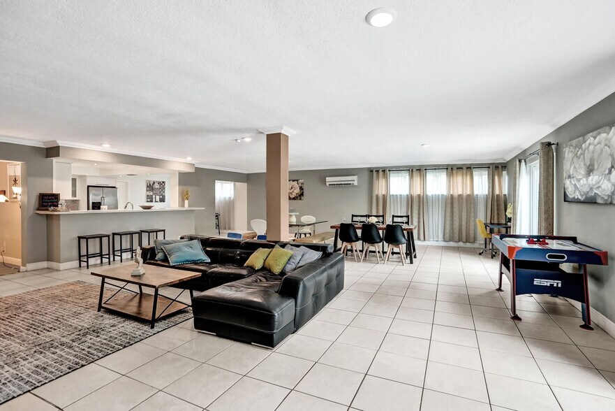 Building Photo - 5415 Harrison St