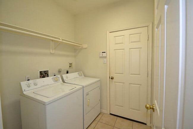 Building Photo - 15307 Amesbury Ln