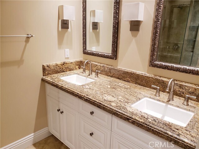 Building Photo - 608 Amber Dr
