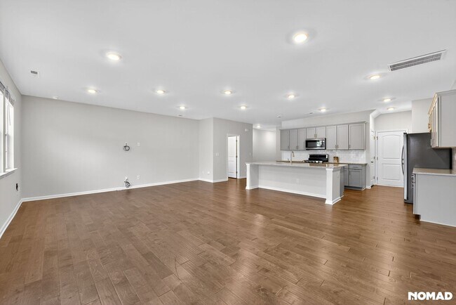 Building Photo - Spacious 3BR Townhome in Matthews