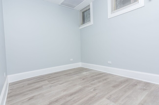 Building Photo - 7754 S Muskegon Ave