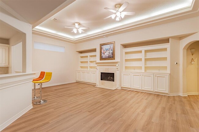 Building Photo - 3115 Evergreen Oak Dr