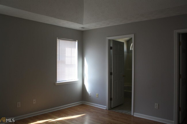 Building Photo - 827 Sweetwater Way
