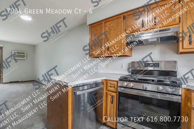 Building Photo - 7984 Green Meadow Ct