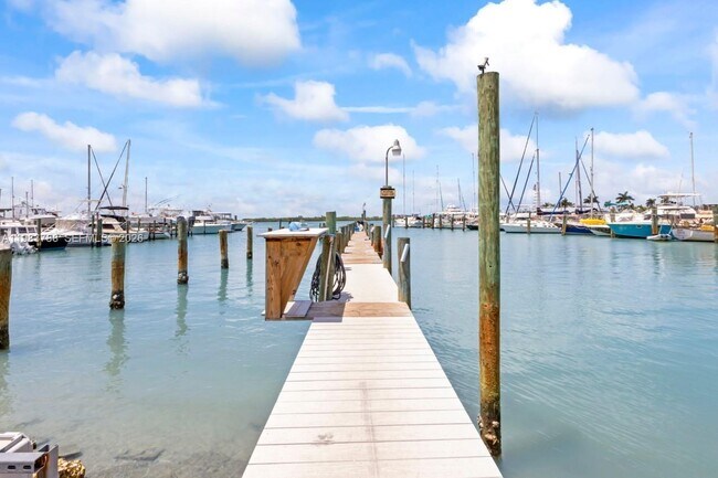 Building Photo - 1010 Seaway Dr