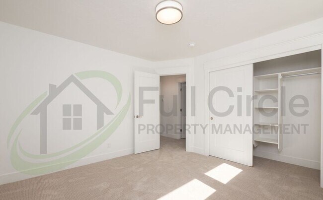 Building Photo - 1624 W Cyrus St