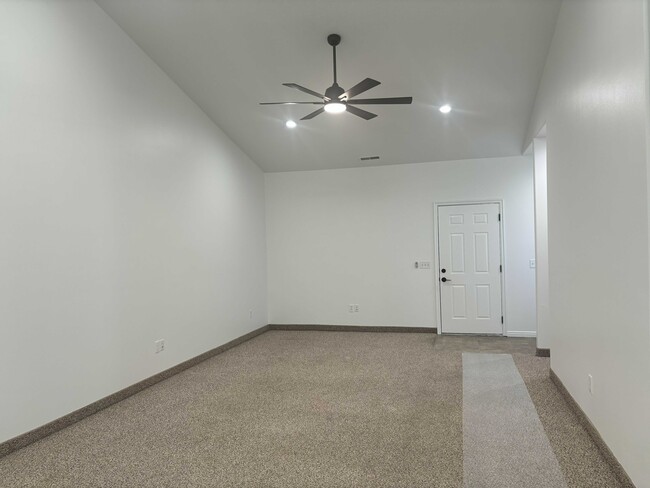 Building Photo - 548 N 500 W