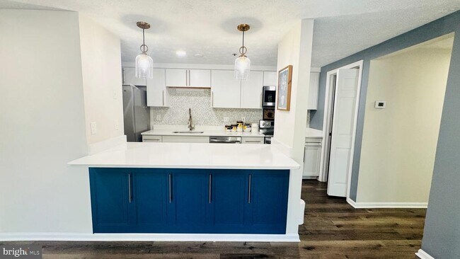 Building Photo - 601 Himes Ave
