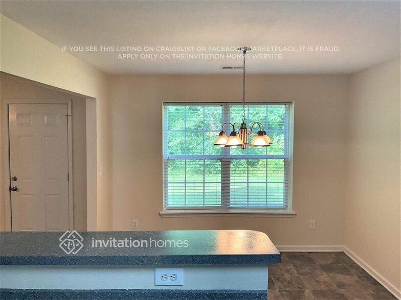 Building Photo - 4410 Ravenwood Dr