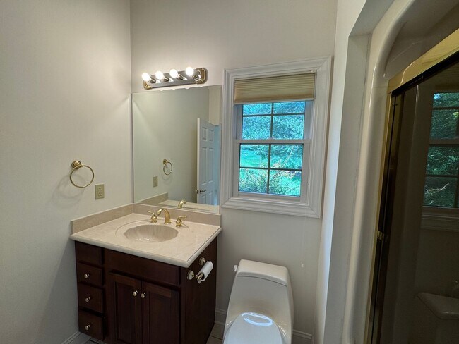 Building Photo - South AVL - Grand Residence in The Cotswol...
