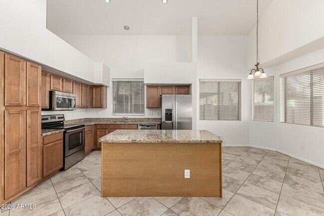 Building Photo - 8760 W Augusta Ave